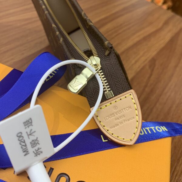LOUIS VUITTON HANDBAG TOILETRY