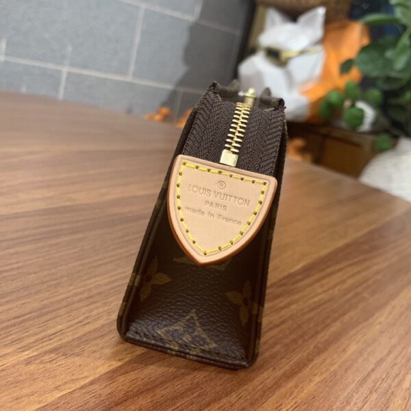 LOUIS VUITTON HANDBAG TOILETRY