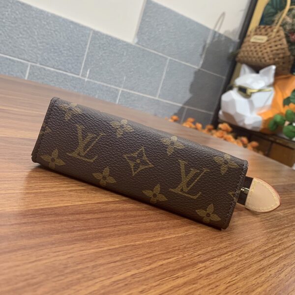 LOUIS VUITTON HANDBAG TOILETRY