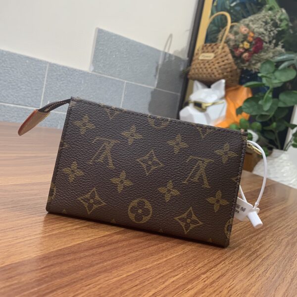 LOUIS VUITTON HANDBAG TOILETRY