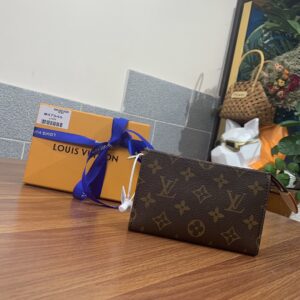 LOUIS VUITTON HANDBAG TOILETRY