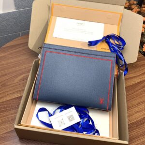 Louis Vuitton Pochette Voyage MM