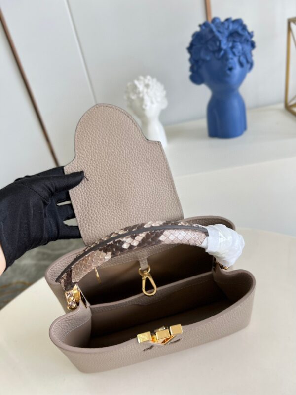 Louis Vuitton Capucines BB