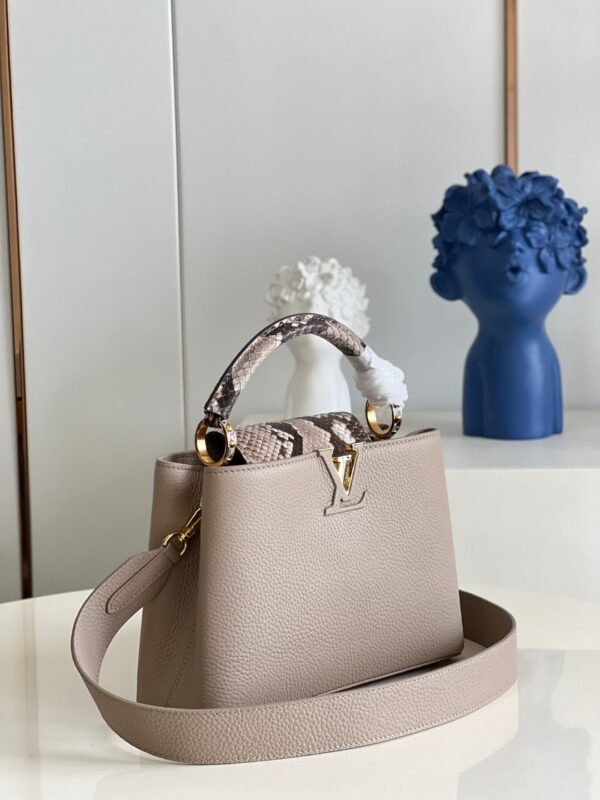 Louis Vuitton Capucines BB