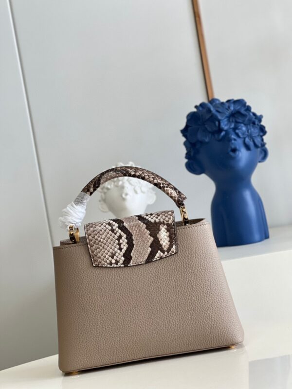 Louis Vuitton Capucines BB