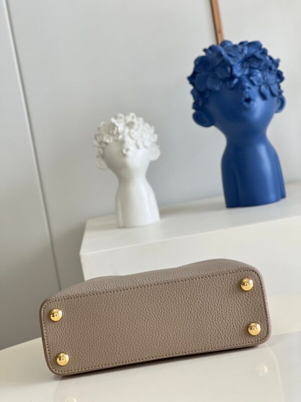 Louis Vuitton Capucines BB