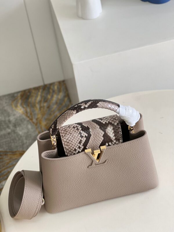 Louis Vuitton Capucines BB