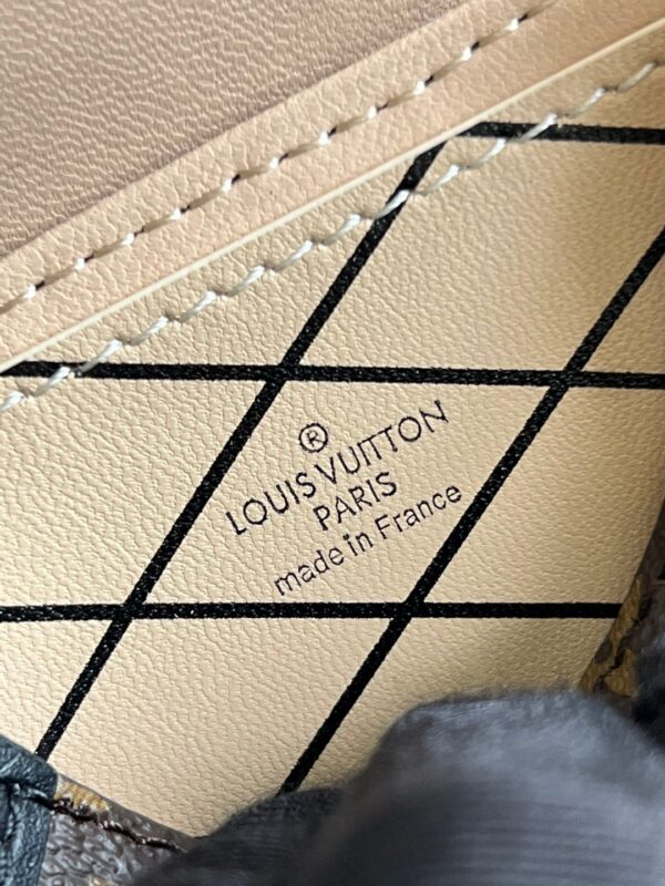 Louis Vuitton Monogram essential trunk