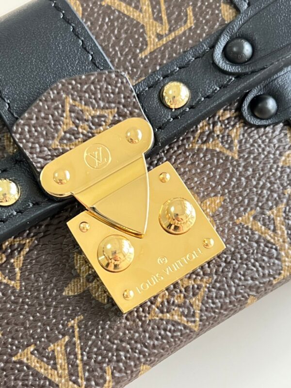 Louis Vuitton Monogram essential trunk