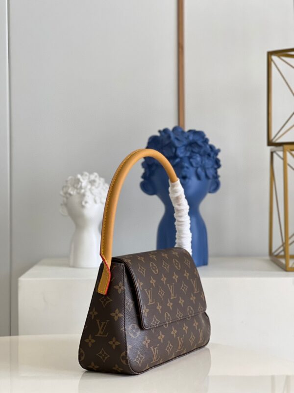 Louis Vuitton Mini looping
