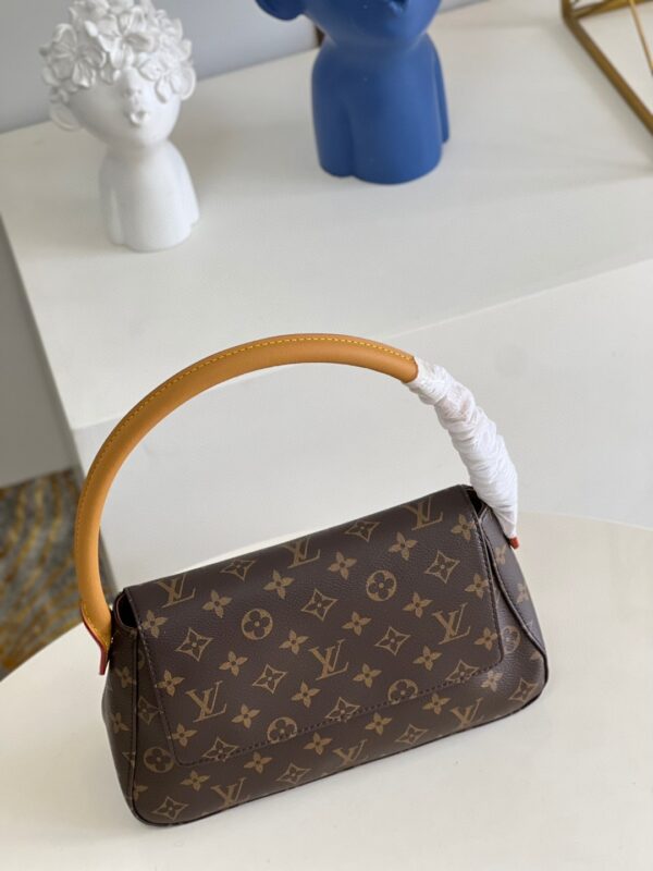 Louis Vuitton Mini looping