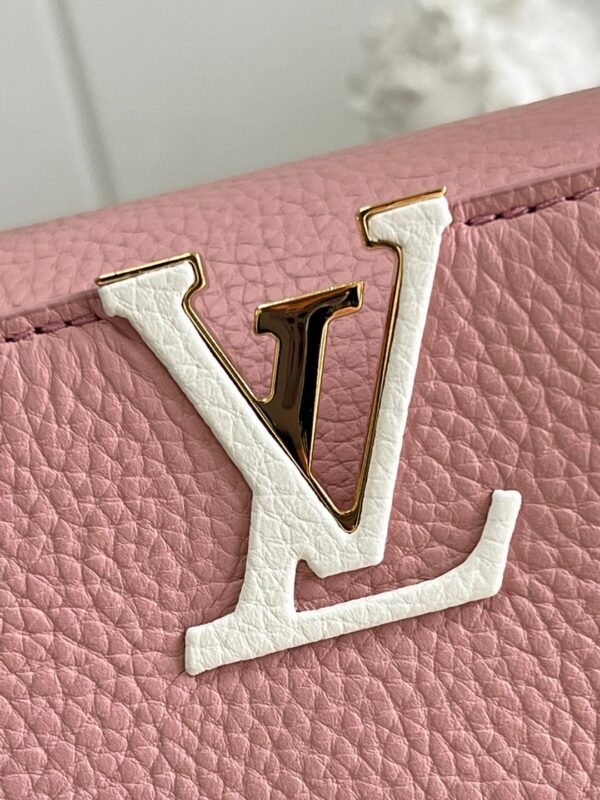 Louis Vuitton  Capucines BB