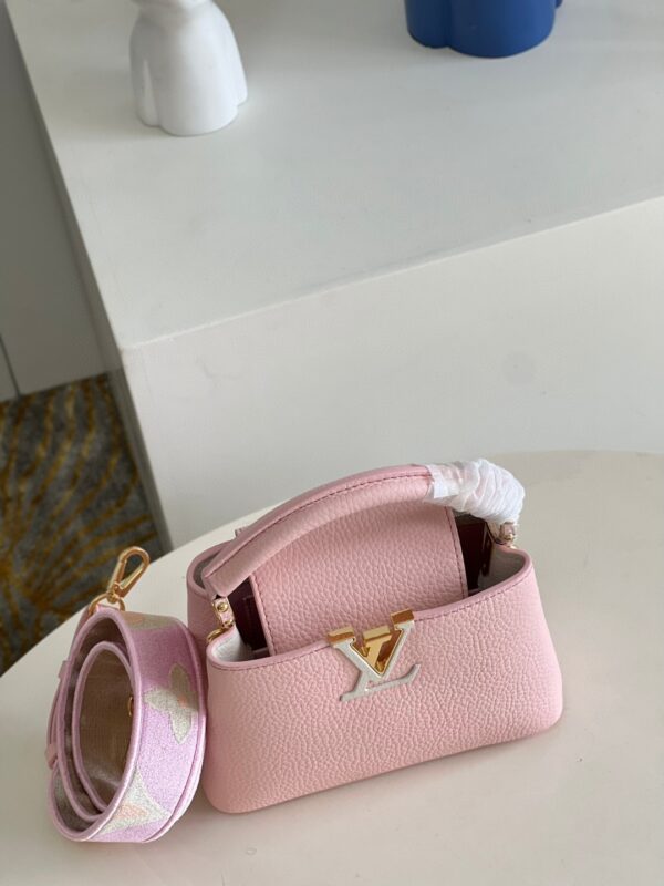 Louis Vuitton Capucines Mini