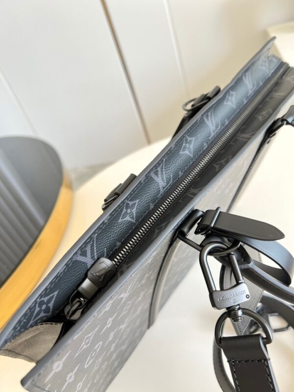 Louis Vuitton Sac Plat Horizontal Zippe