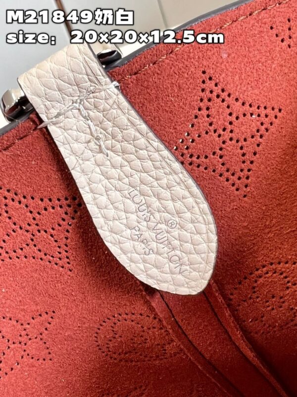 Louis Vuitton Blossom PM