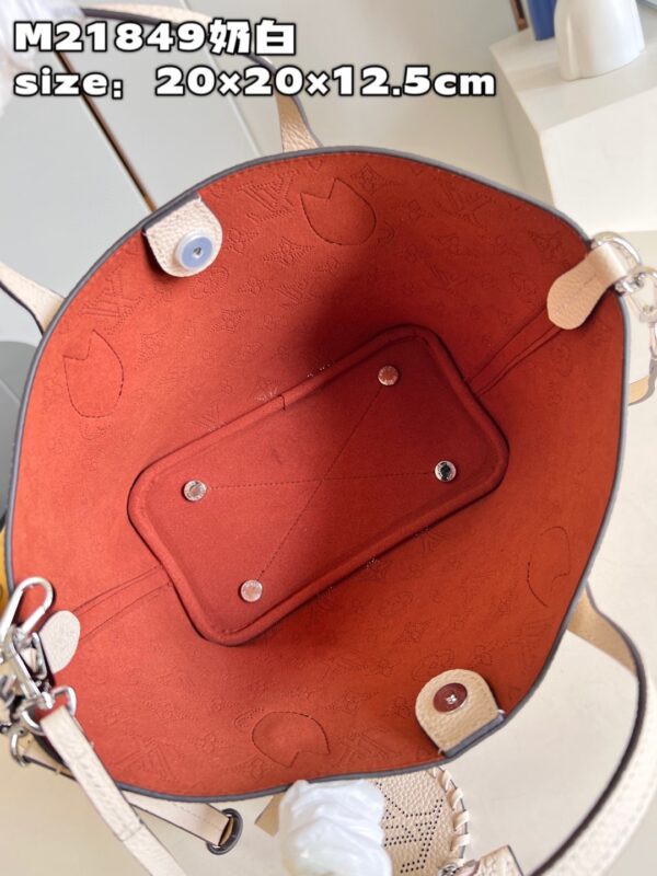 Louis Vuitton Blossom PM