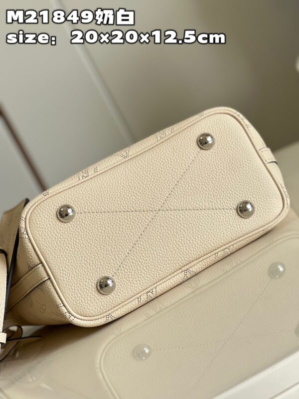 Louis Vuitton Blossom PM