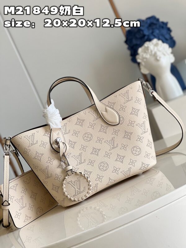 Louis Vuitton Blossom PM