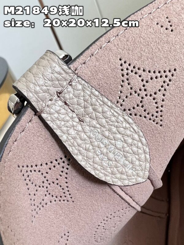 Louis Vuitton Blossom PM