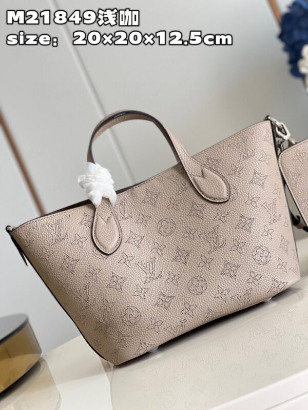 Louis Vuitton Blossom PM