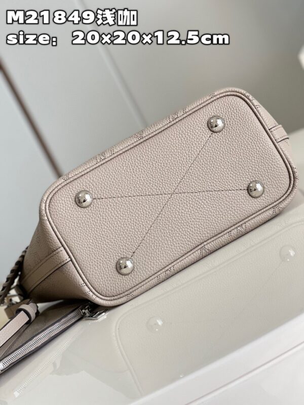 Louis Vuitton Blossom PM