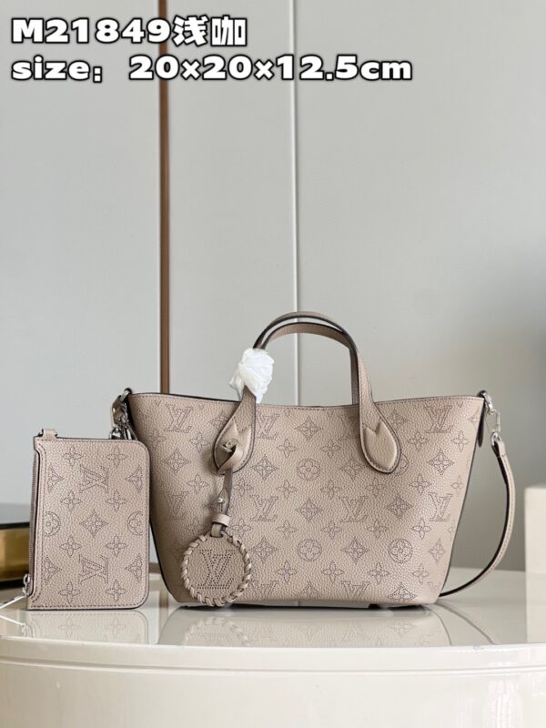 Louis Vuitton Blossom PM