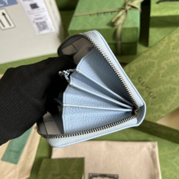 GUCCI Leather zip around wallet