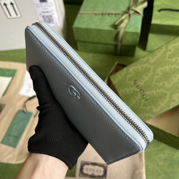 GUCCI Leather zip around wallet