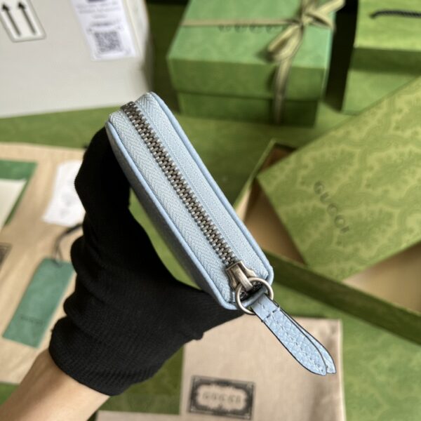 GUCCI Leather zip around wallet
