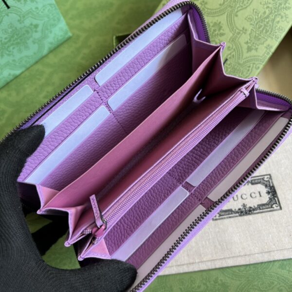 GUCCI Leather zip around wallet
