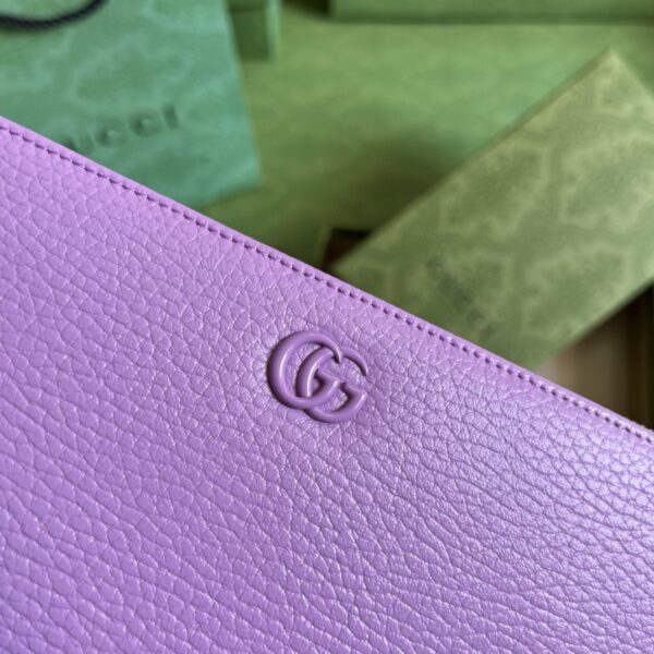 GUCCI Leather zip around wallet