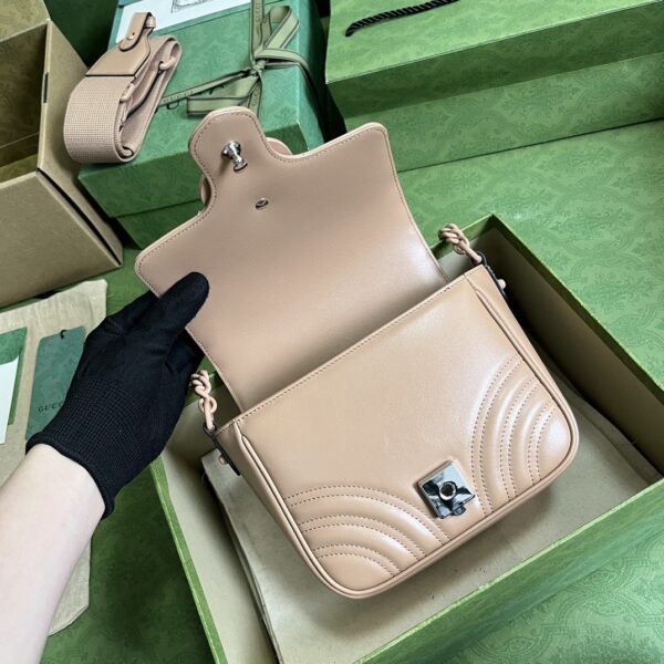 Gucci GG Marmont matelassé mini shoulder bag