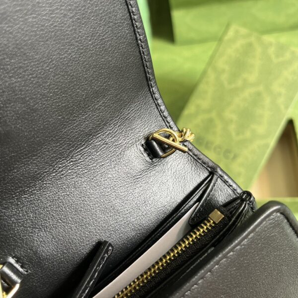 GUCCI Blondie medium chain wallet