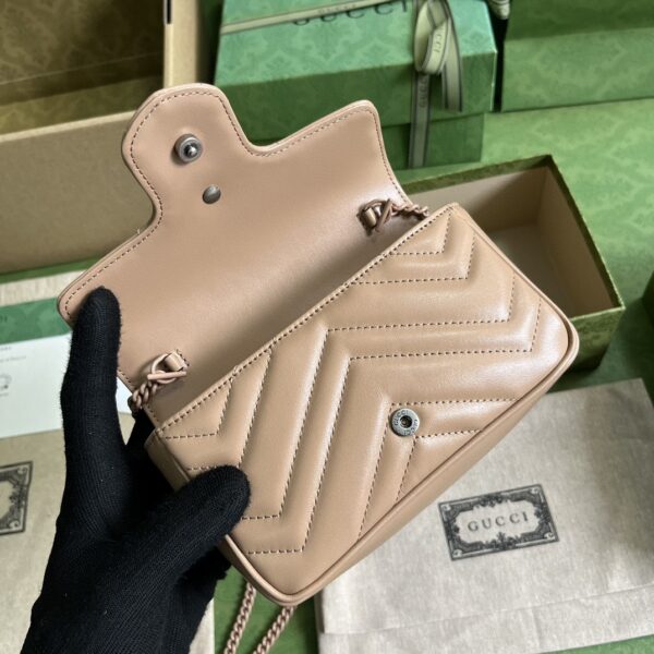 Gucci GG Marmont super mini bag