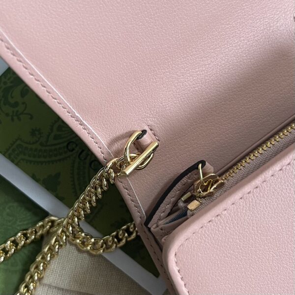 Gucci Blondie medium chain wallet