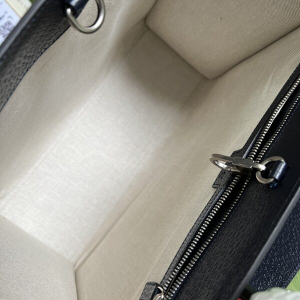 Gucci Medium tote bag with Interlocking G