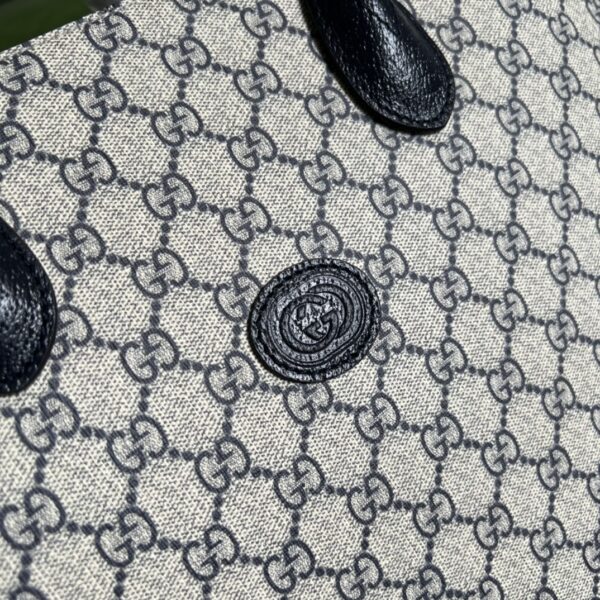 Gucci Medium tote bag with Interlocking G