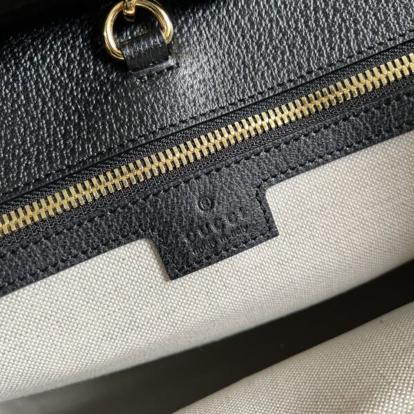 Gucci Medium tote bag with Interlocking G