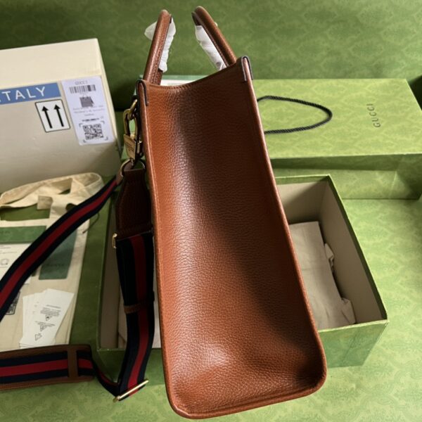 Gucci Medium tote bag with Interlocking G