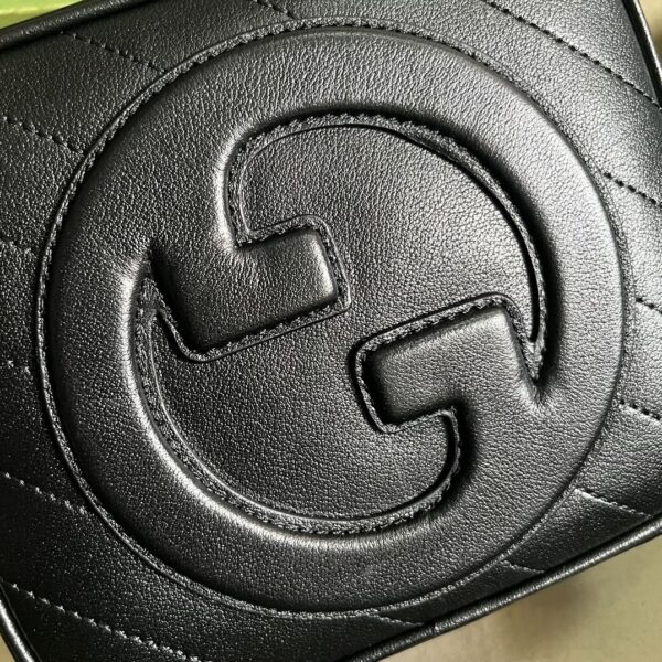 Gucci Blondie top handle bag