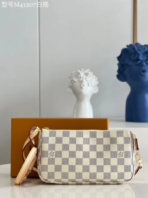Louis Vuitton Pochette Accessoires
