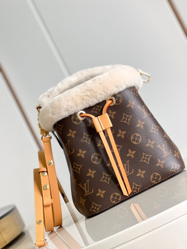 Louis Vuitton Neonoe BB