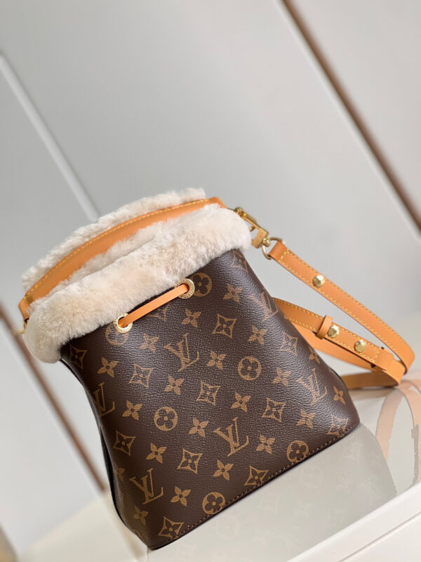 Louis Vuitton Neonoe BB