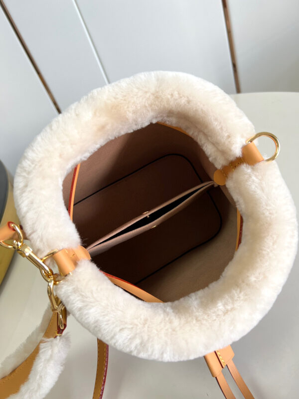 Louis Vuitton Neonoe BB