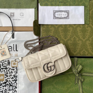 Gucci GG Marmont super mini bag