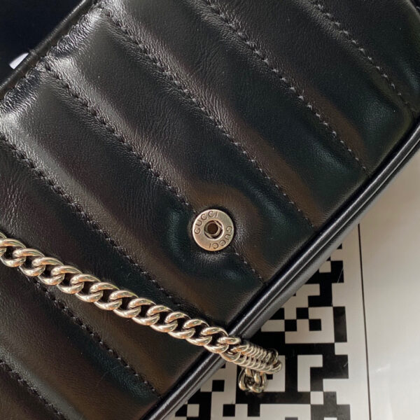 Gucci GG Marmont super mini bag