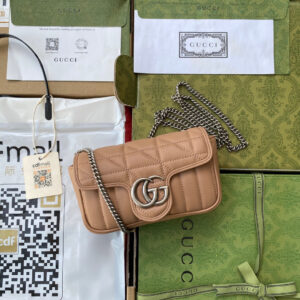 Gucci GG Marmont super mini bag