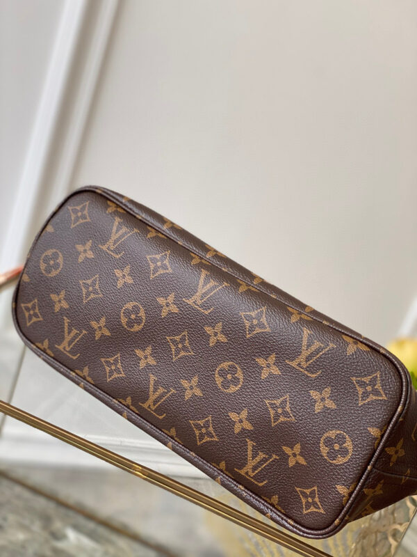 Louis Vuitton Neverfull PM