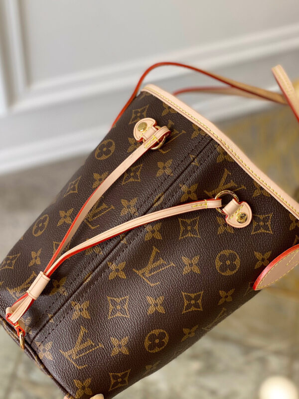 Louis Vuitton Neverfull PM