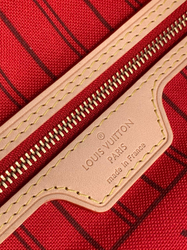 Louis Vuitton Neverfull PM